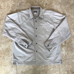 Patagonia men’s organic cotton button up